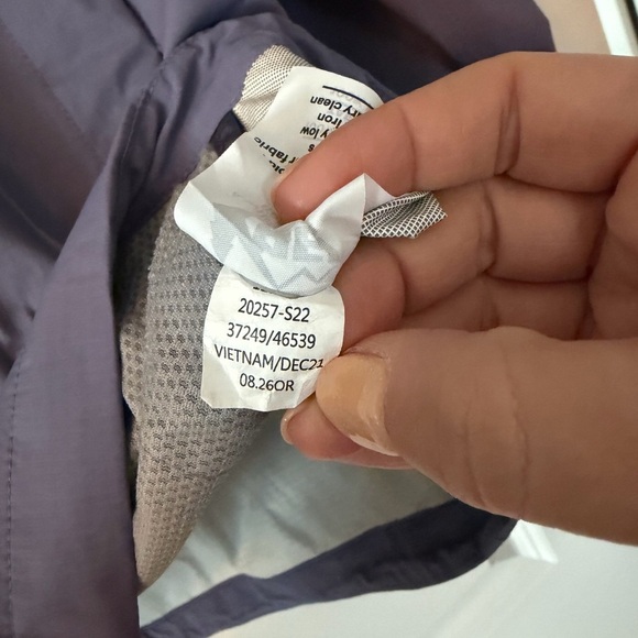 REI Co-op purple raincoat  Jacket - Picture 5 of 8